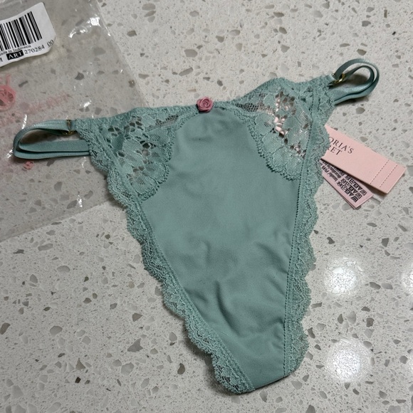 Victoria's Secret NEW Mint Lace V String panty SZ M Dream Angels lace feminine - Picture 1 of 3